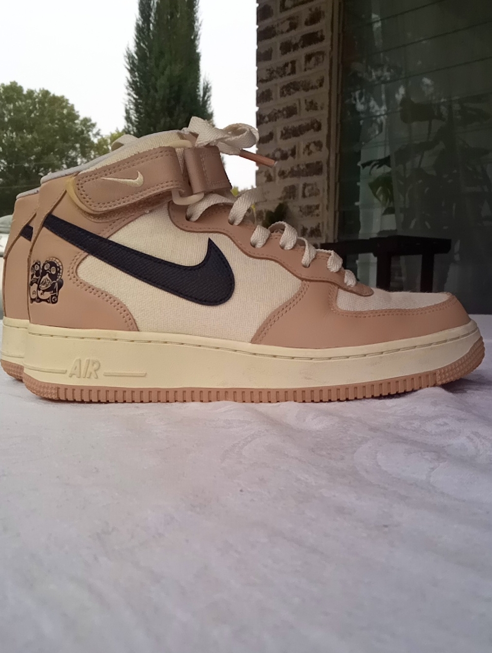 Nike Kids Mid-Top Sneaker in Beige, Tan and Black Limited Edition